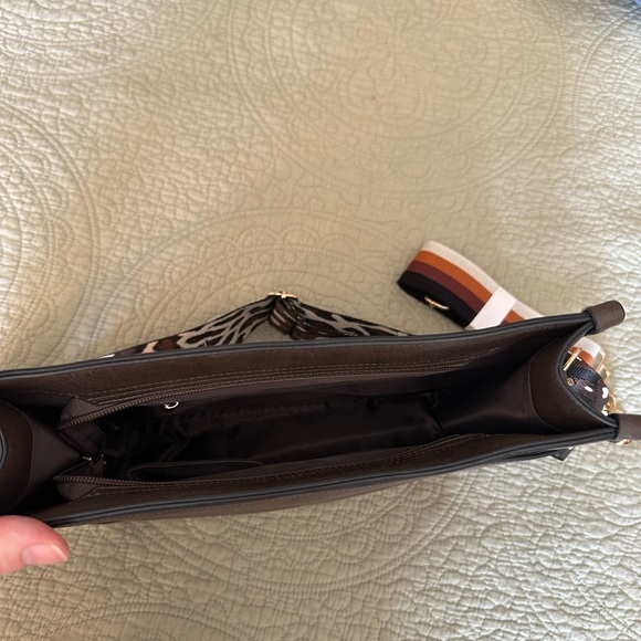 Vegan Leather Crossbody Bags w/ Guitar Strap Zipped Pockets Handbag Shoulder Bag - Picture 6 of 7